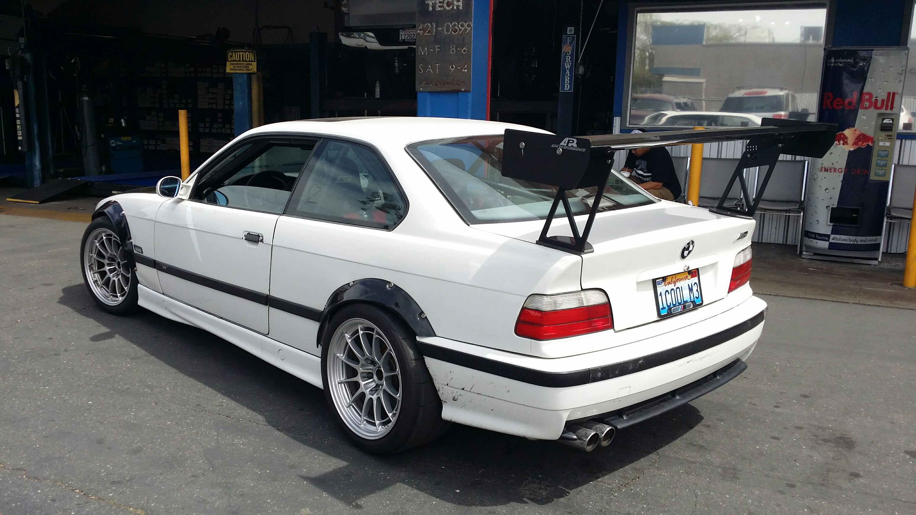 Karbónové nastaviteľné krídlo BMW E36 Coupe GT-250 (1992–1999)