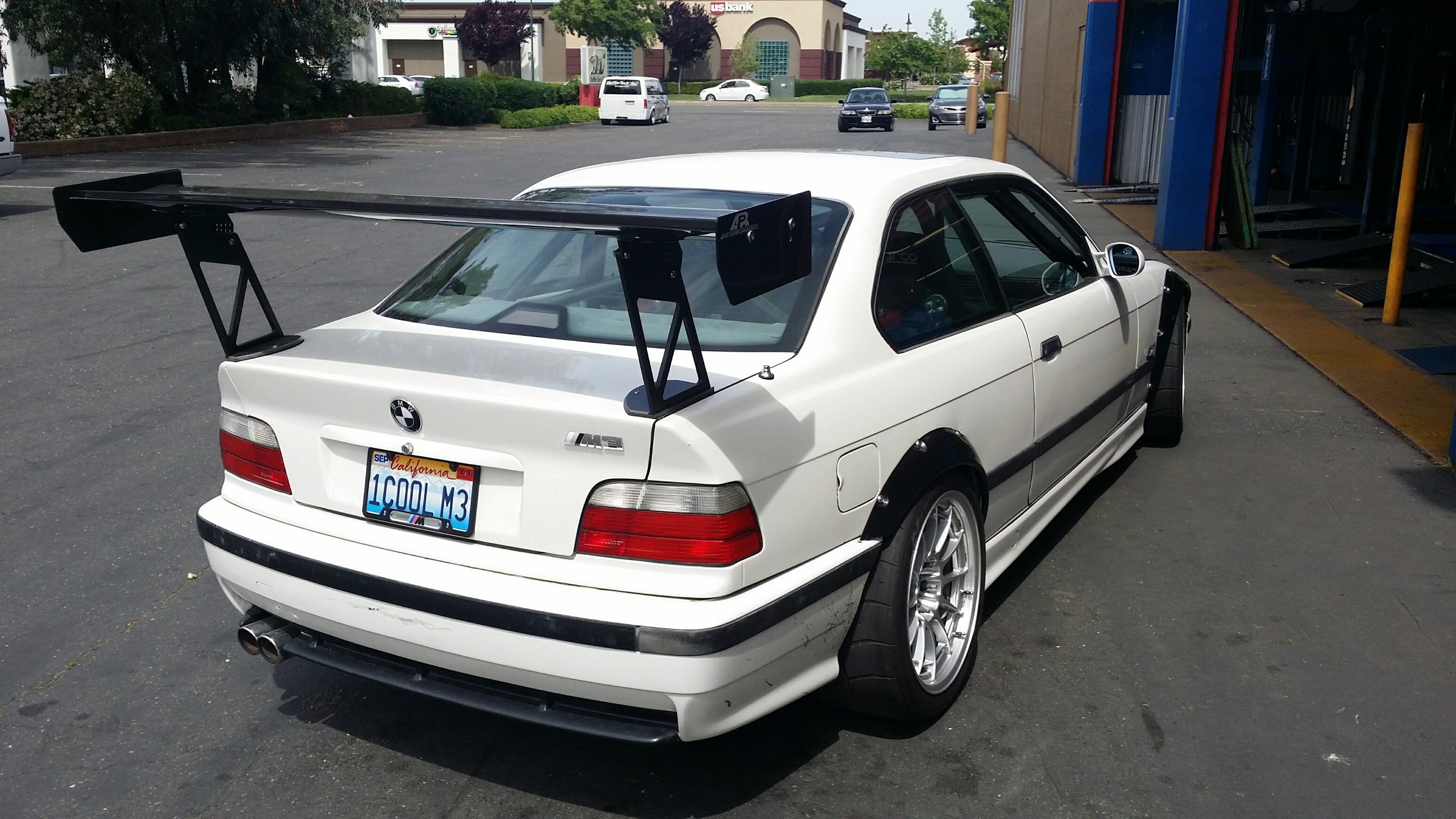Karbónové nastaviteľné krídlo BMW E36 Coupe GT-250 (1992–1999)