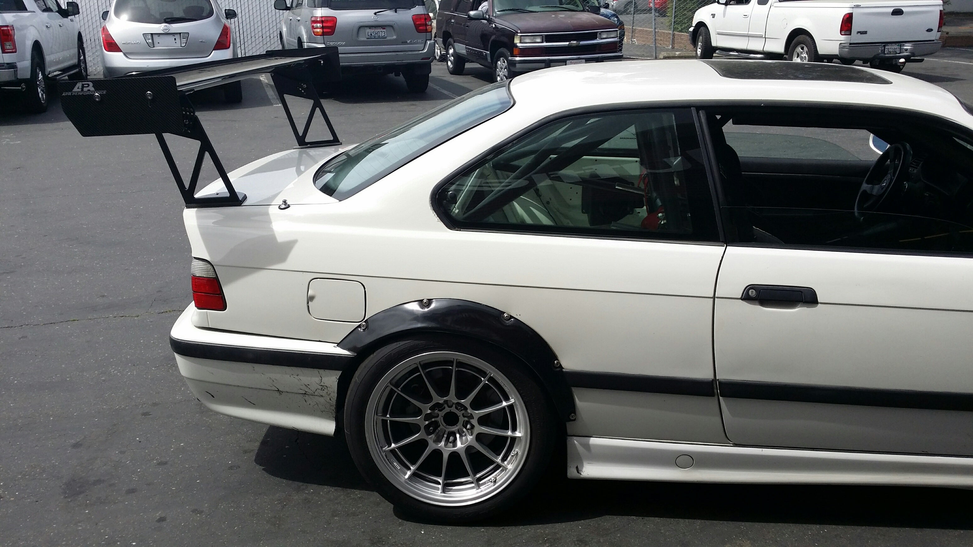 Karbónové nastaviteľné krídlo BMW E36 Coupe GT-250 (1992–1999)