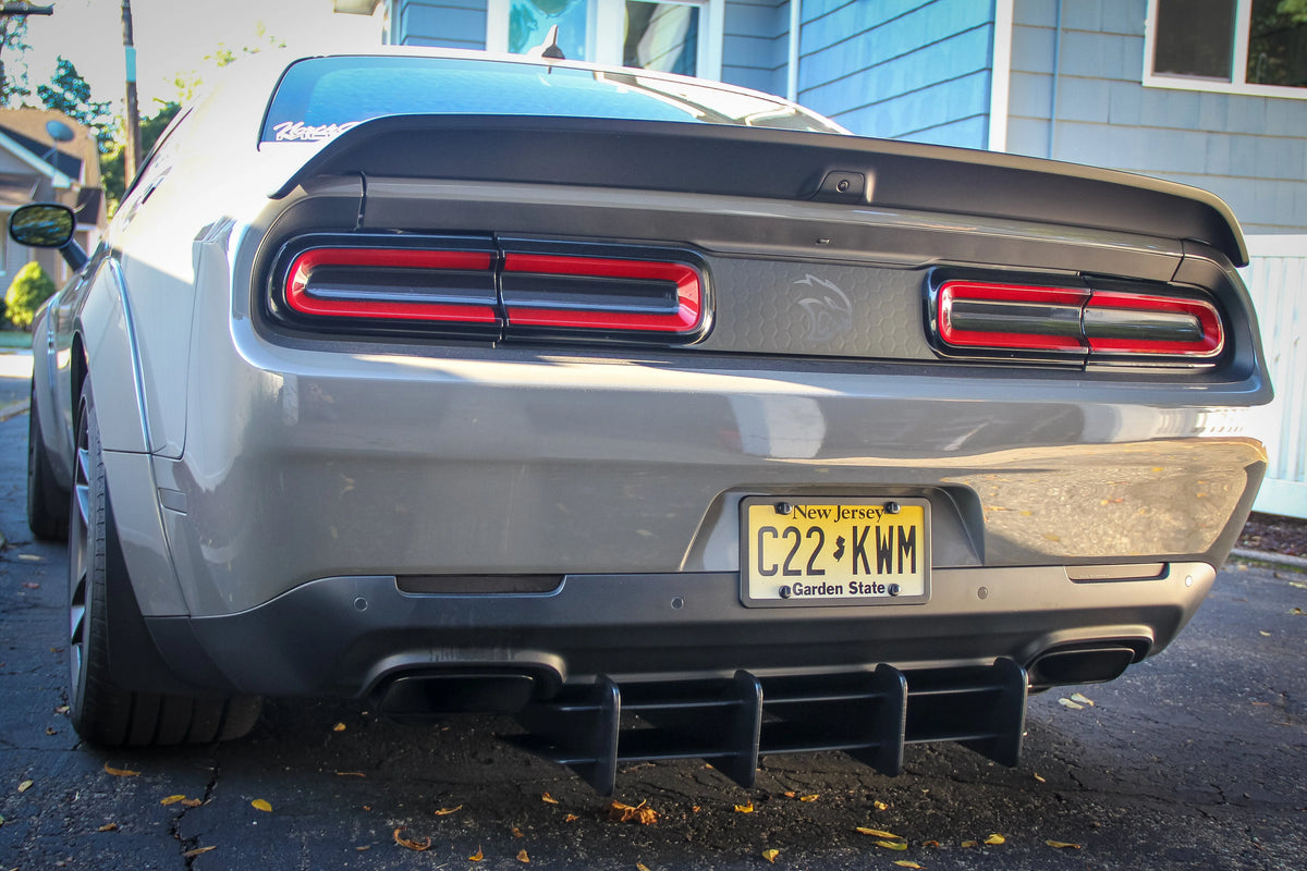 Zadný aerodynamický difúzor Deluxe – Dodge Challenger (2015 – 2023)