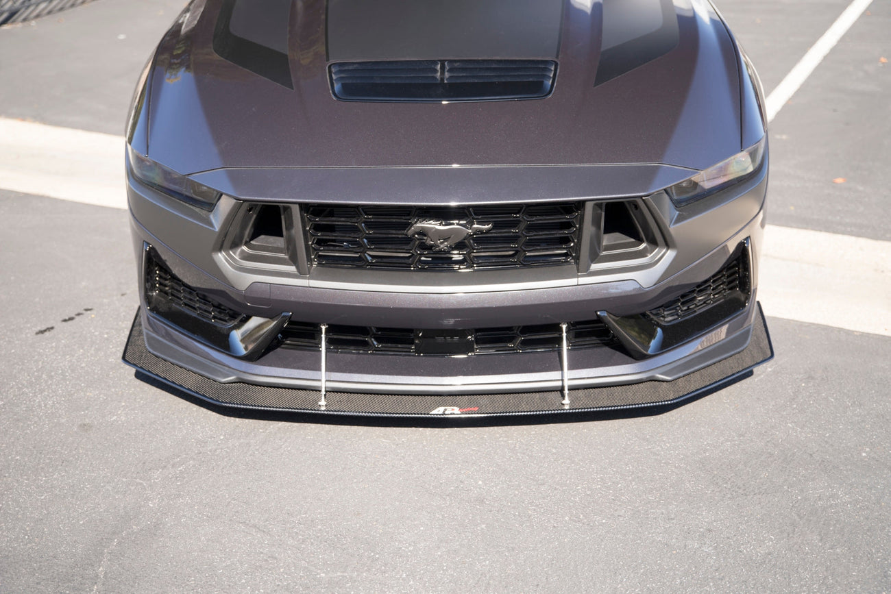 Karbonový predný splitter APR pre Ford Mustang Dark Horse – vrátane montážnych tyčí
