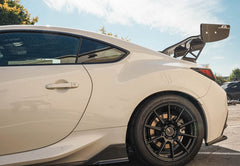 Karbónové nastaviteľné krídlo Toyota GR86 / Subaru BRZ (2022+) GTC-300