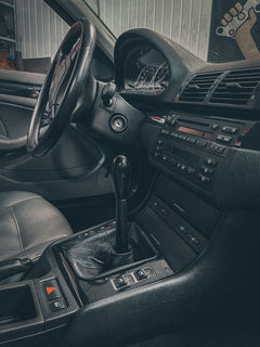 Krátke radenie (short shifter) nastaviteľné UNIVERSAL – montáž na karosériu