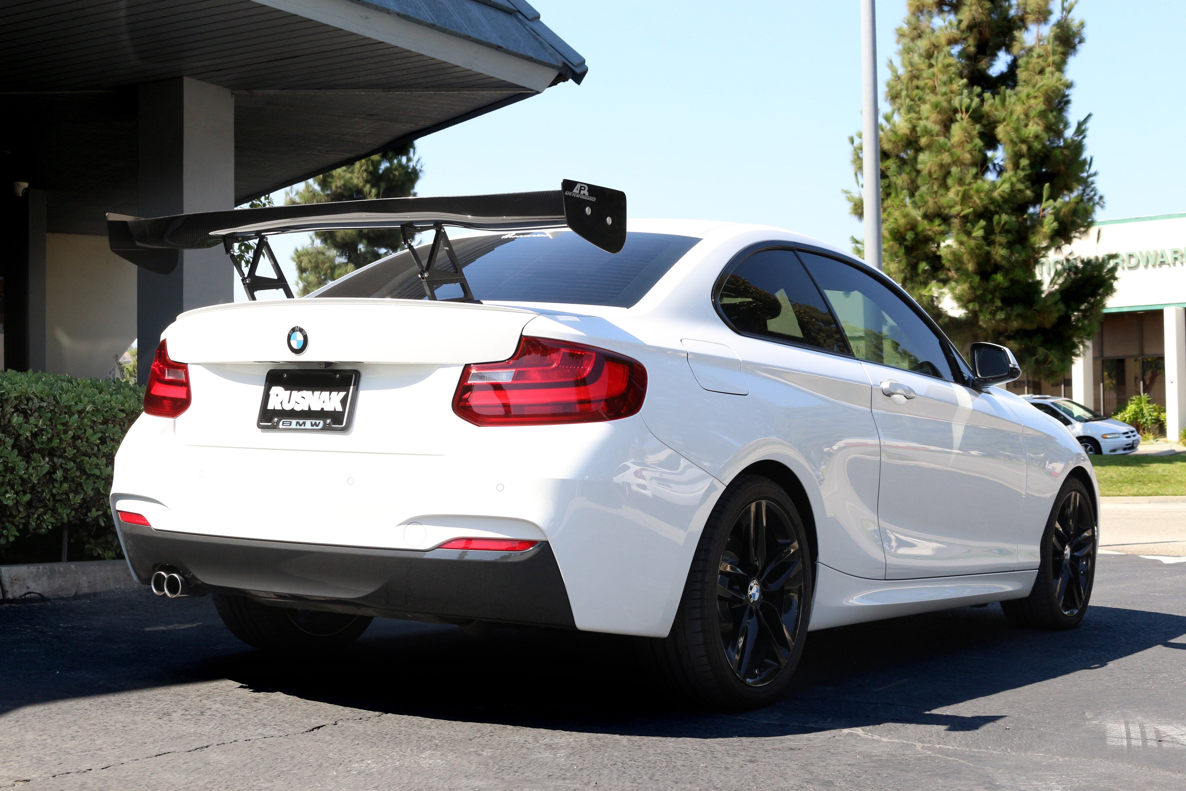 BMW 2 Series GTC-200 karbónové nastaviteľné krídlo 2016+