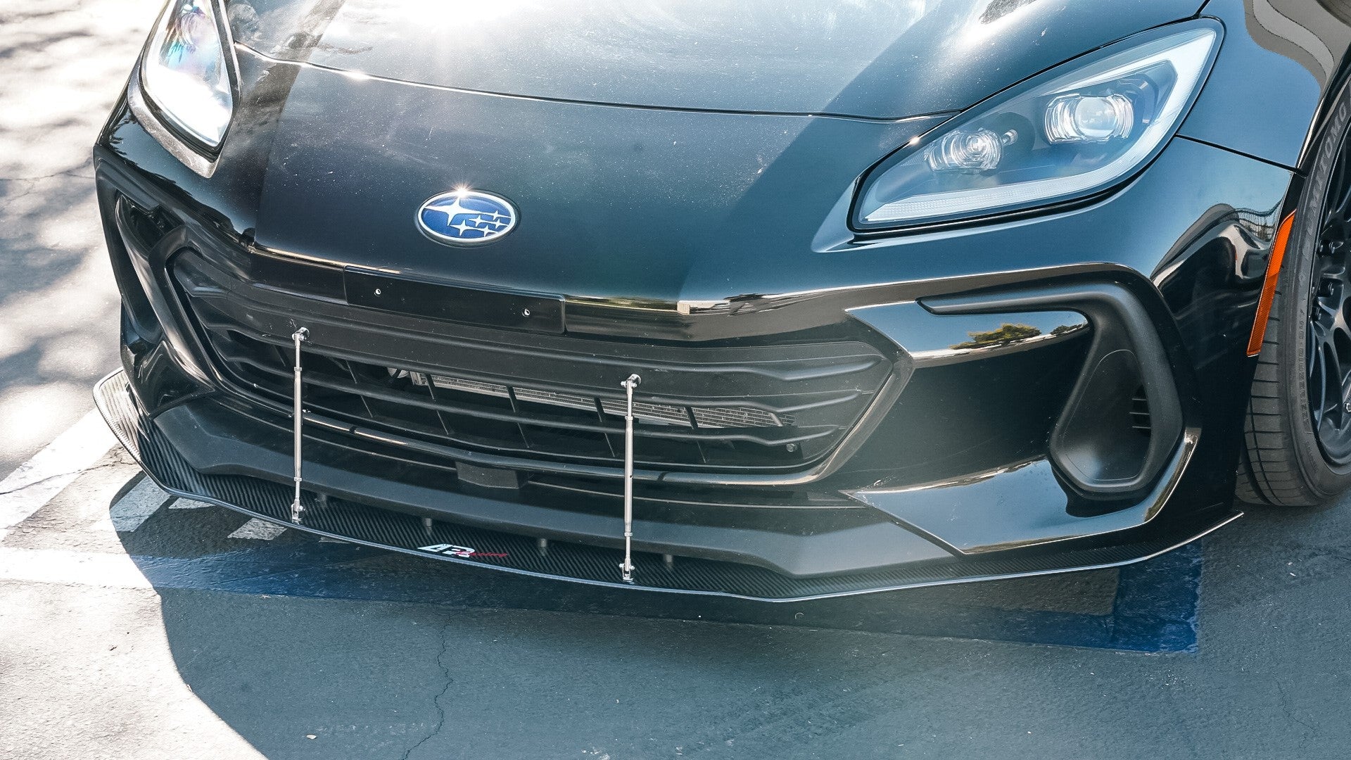 Karbonový predný splitter APR pre Subaru BRZ – vrátane montážnych tyčí