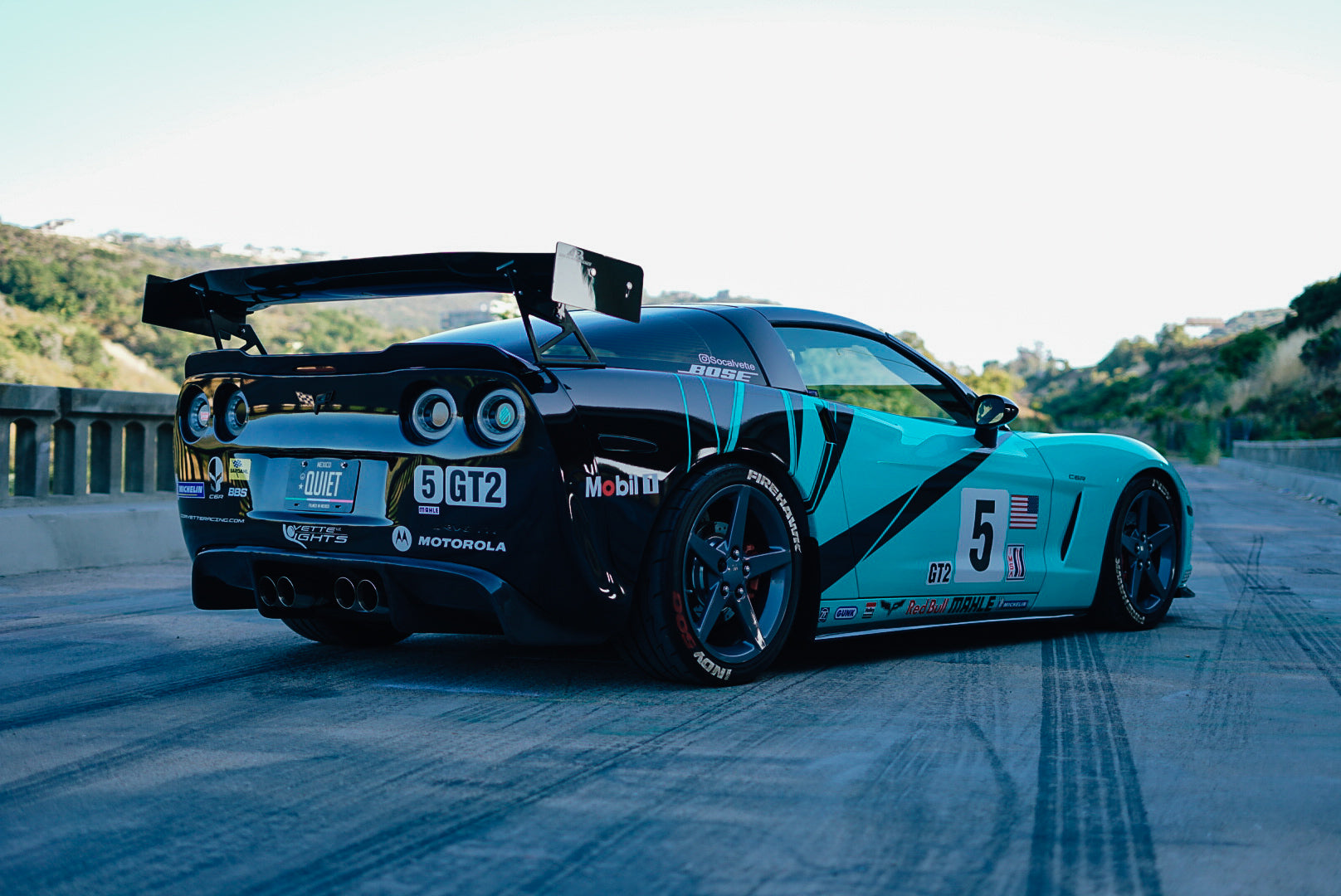 APR GTC-500 karbónové nastaviteľné krídlo 71" pre Chevrolet Corvette C6 (2005–2013)