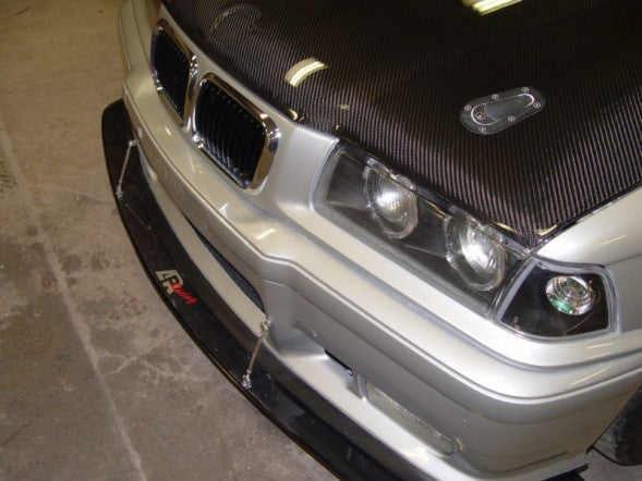 Karbonový predný splitter APR pre BMW E36 M3 – vrátane montážnych tyčí