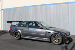 Karbónové nastaviteľné krídlo BMW E46 Coupe GT-250 (2001–2006)
