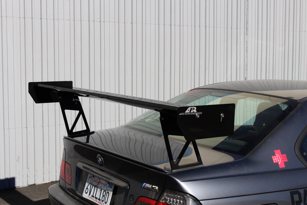 Karbónové nastaviteľné krídlo BMW E46 Coupe GT-250 (2001–2006)