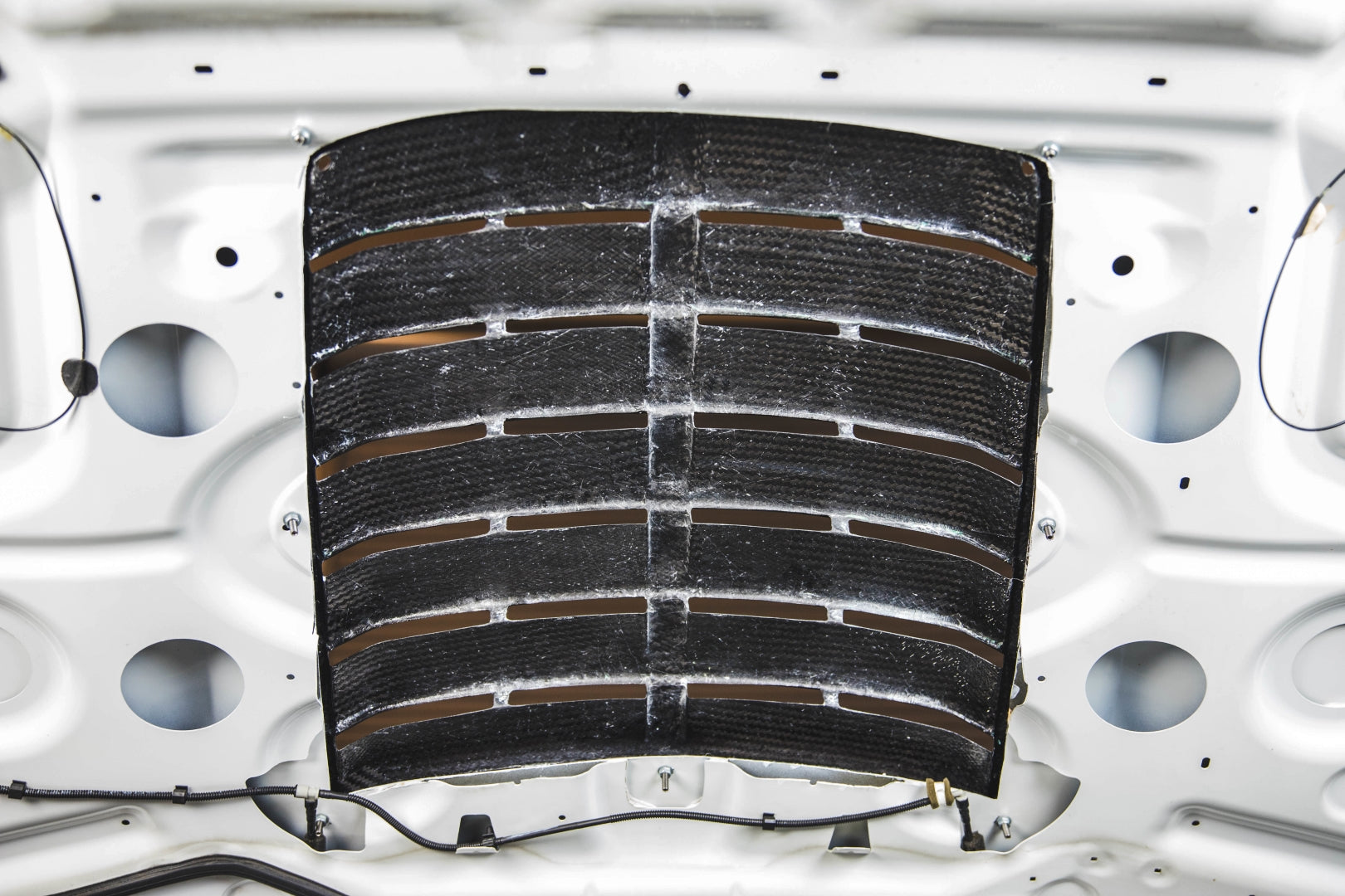 Karbónové odvetranie kapoty APR Ford Mustang (2015–2017)