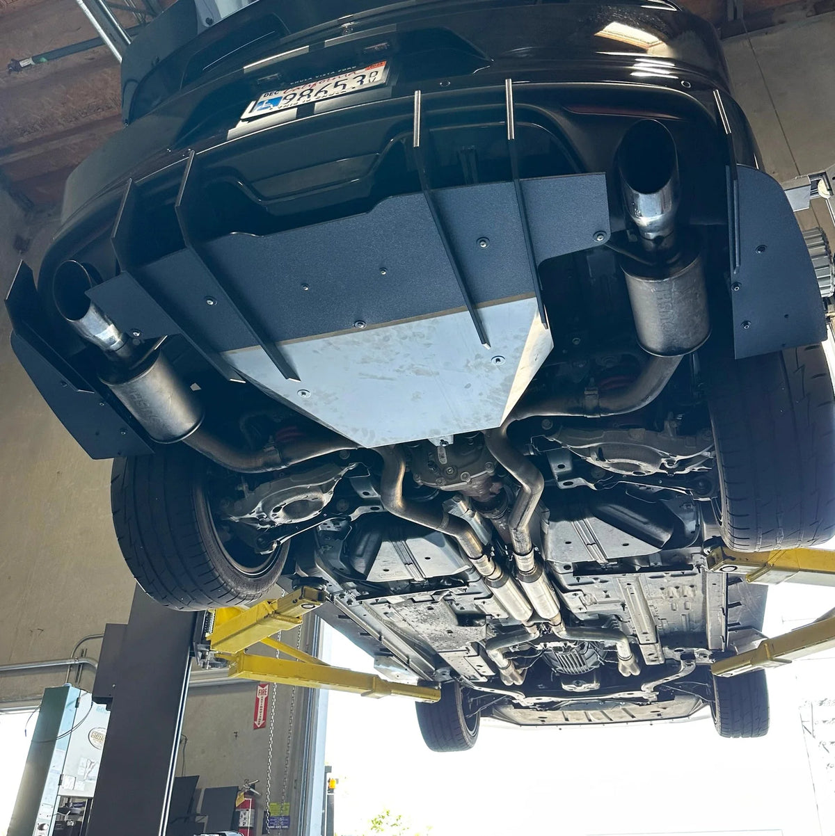 Zadný aerodynamický difúzor Stealth – Ford Mustang GT / EcoBoost Premium (2015 – 2017)