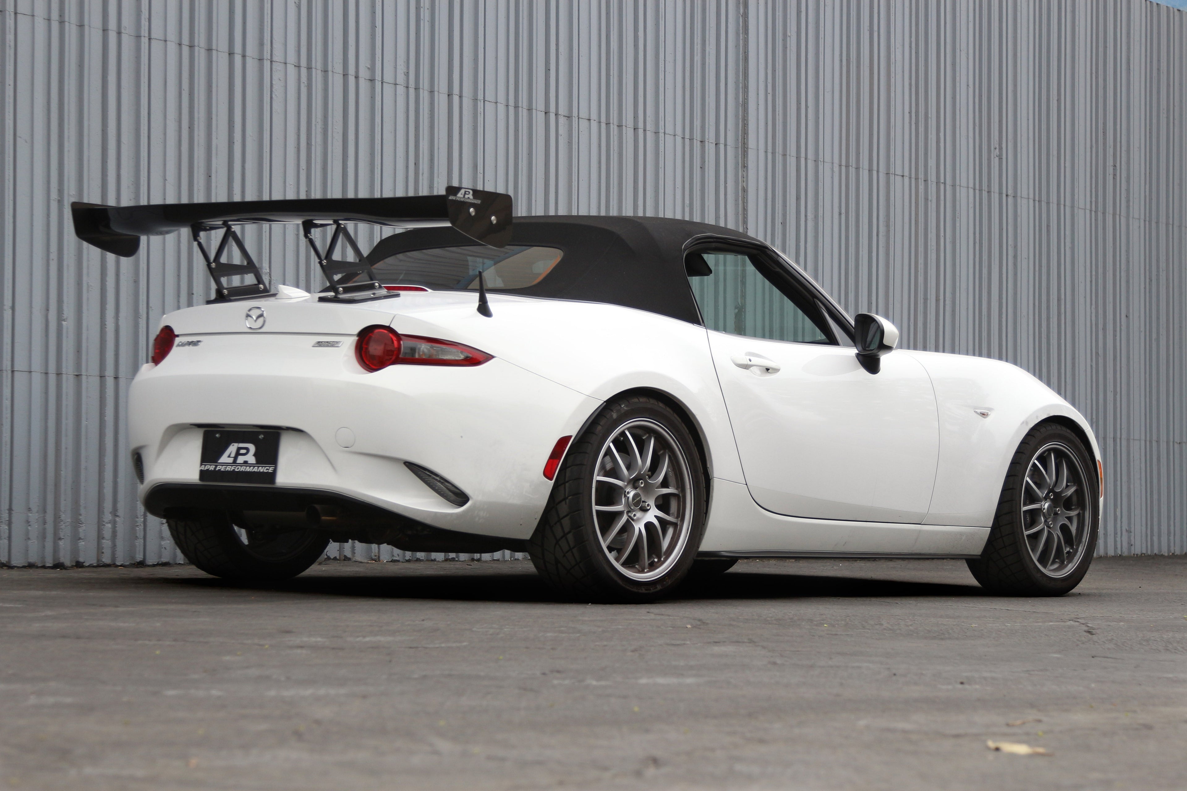 Karbónové nastaviteľné krídlo Mazda MX-5 Miata ND (2016+)