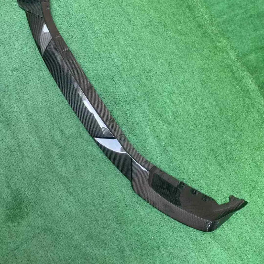 R44 Style karbónové predné lipo pre BMW G87 M2 2023+