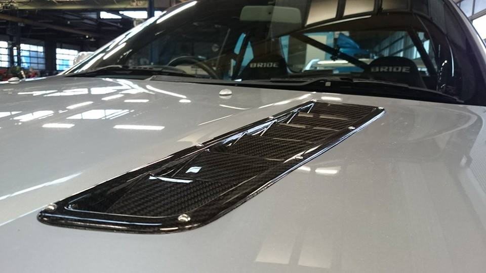 Universal Carbon APR Hood Vents (Long)