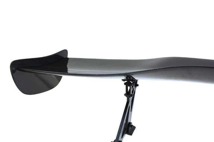 Karbonový zadný spojler 145 cm – univerzálny nastaviteľný