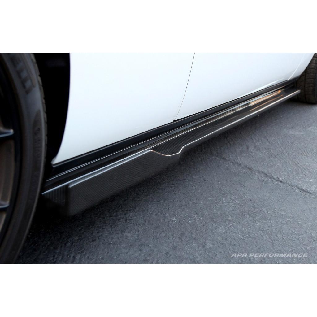 Karbonové bočné rozšírenia prahov APR pre Dodge Challenger (2015+) – side rocker extensions