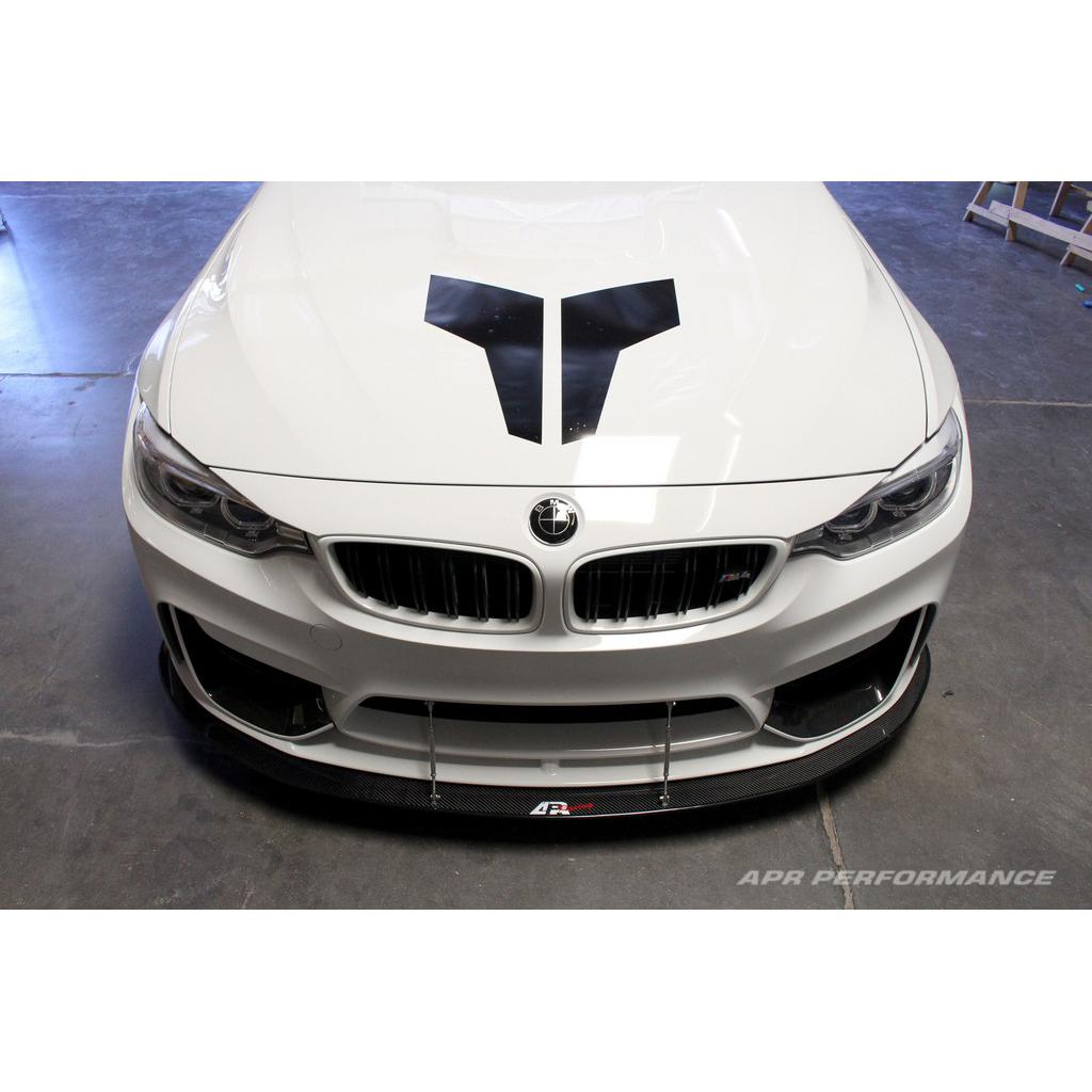 Karbonový predný splitter APR pre BMW M3 F80 / M4 F82 s M Performance Airdam – vrátane montážnych tyčí