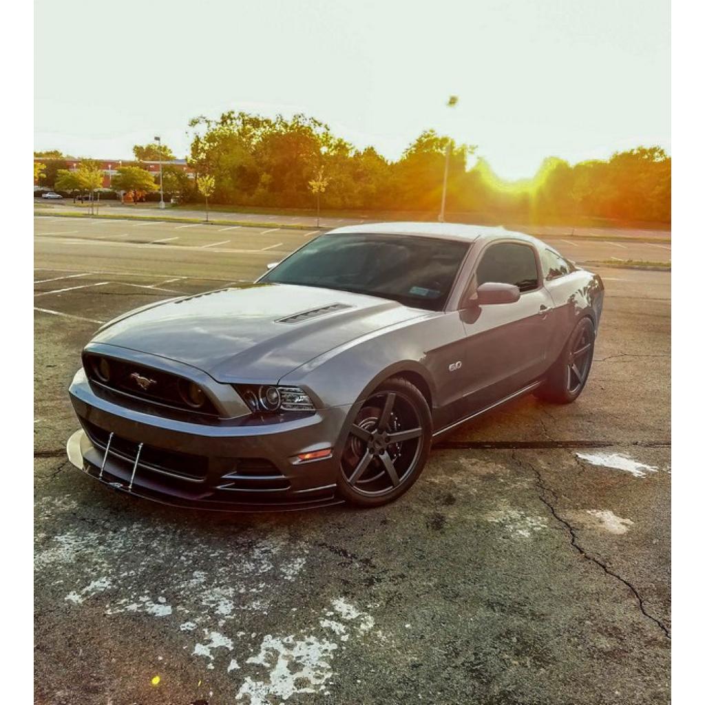 Karbonový predný splitter APR pre Ford Mustang (2013–2014) s Roush lipom – vrátane montážnych tyčí