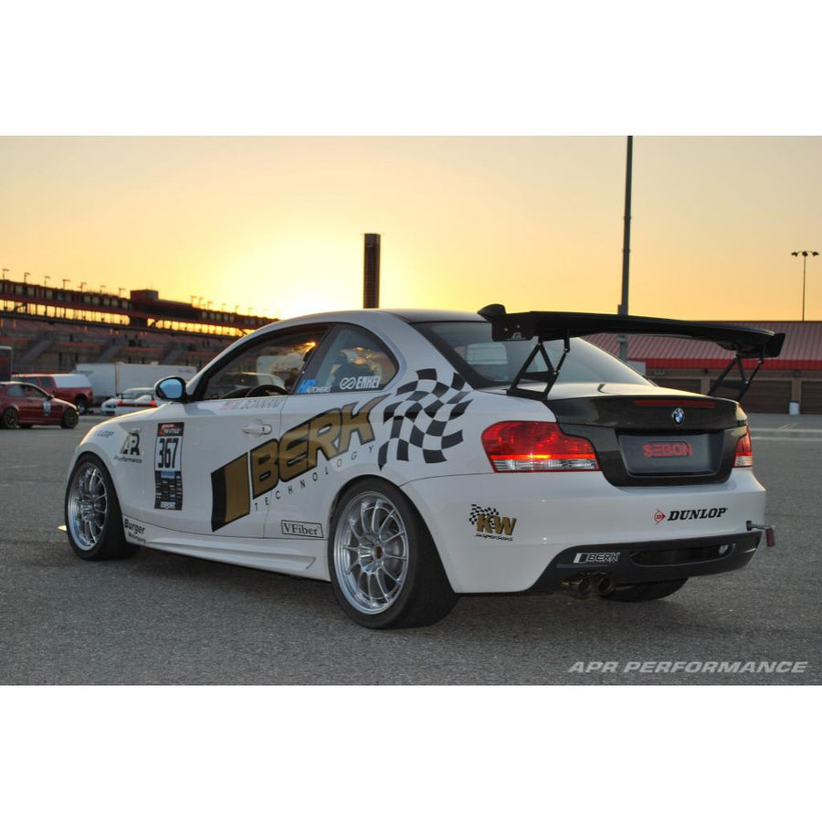 BMW 135i GTC-200 karbónové nastaviteľné krídlo 2007-2013