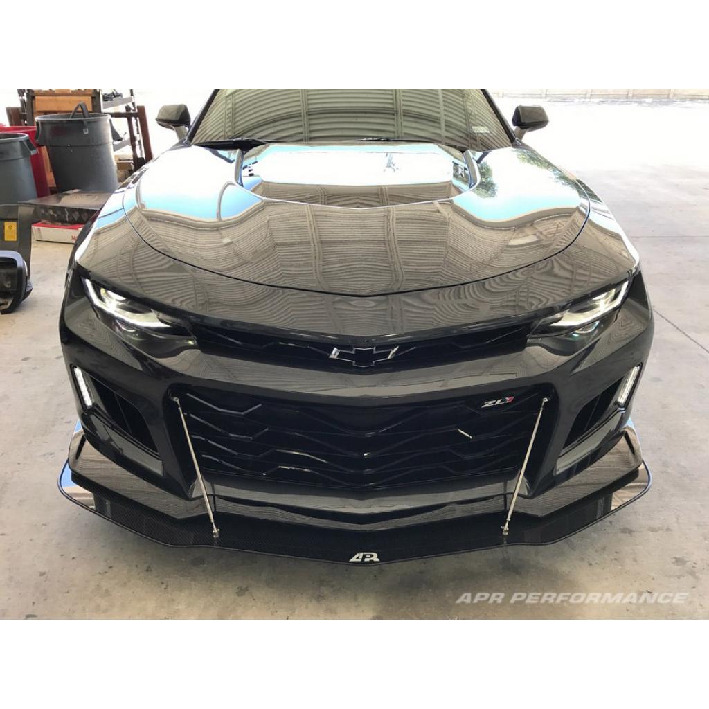 Karbonový predný splitter APR pre Chevrolet Camaro ZL1 – vrátane montážnych tyčí