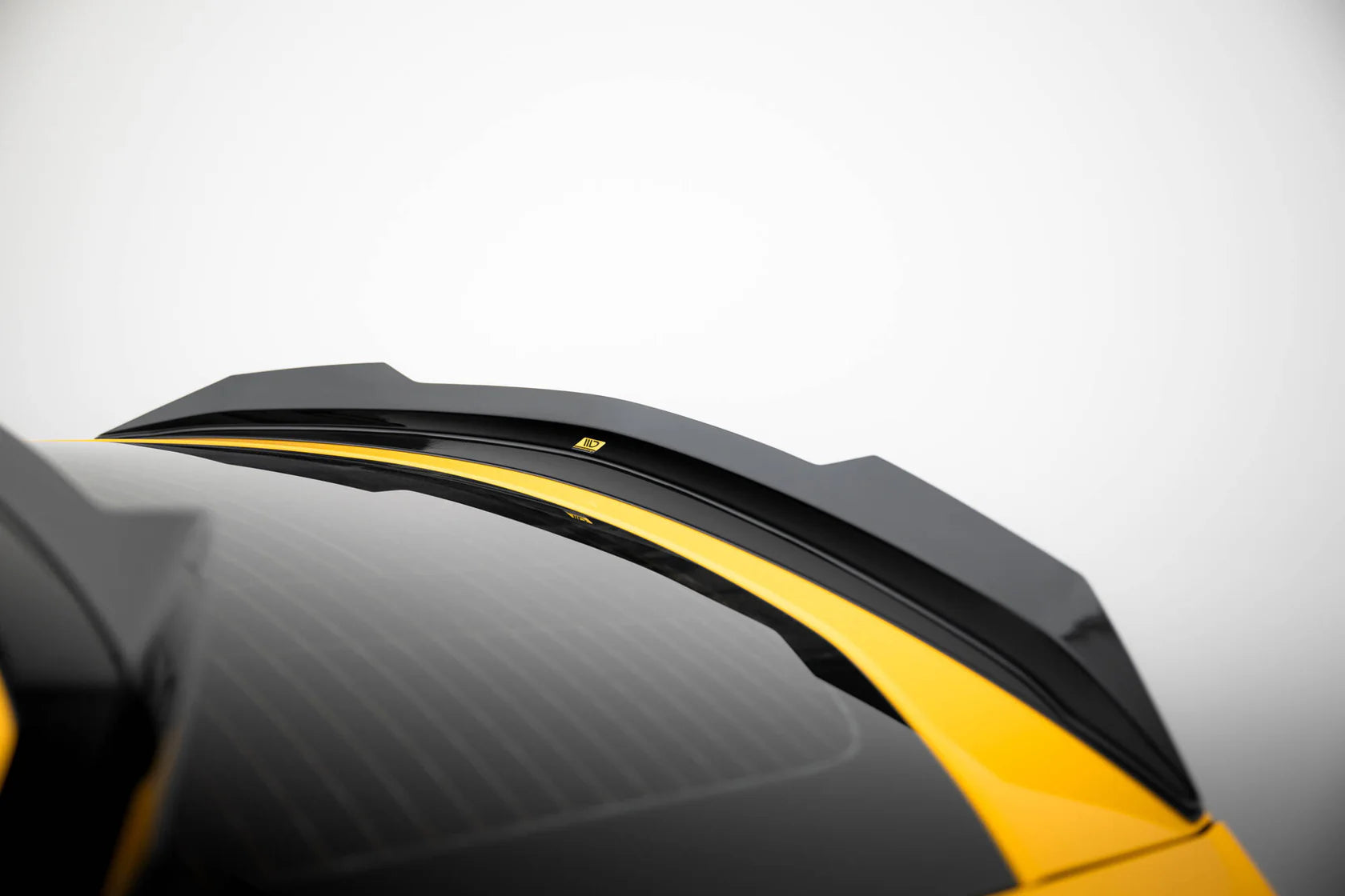 Zadný spodný spoiler Lamborghini Urus (2018–2024) ABS Gloss Black