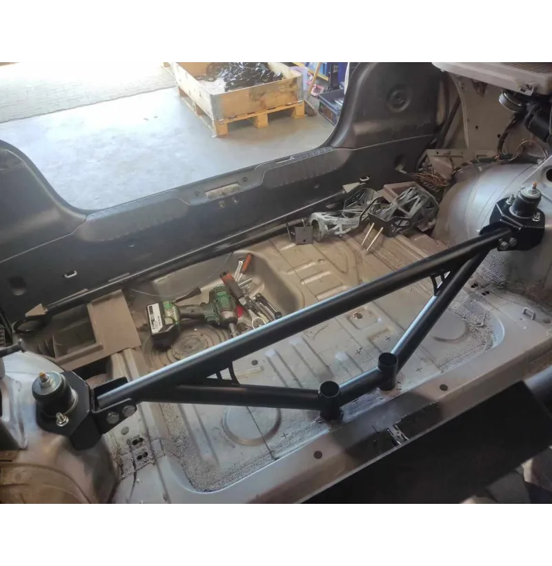 BMW E36 Compact Rear 4-Point Strut Brace SWAGIER – Zadná rozpierka (X-Brace Compact)