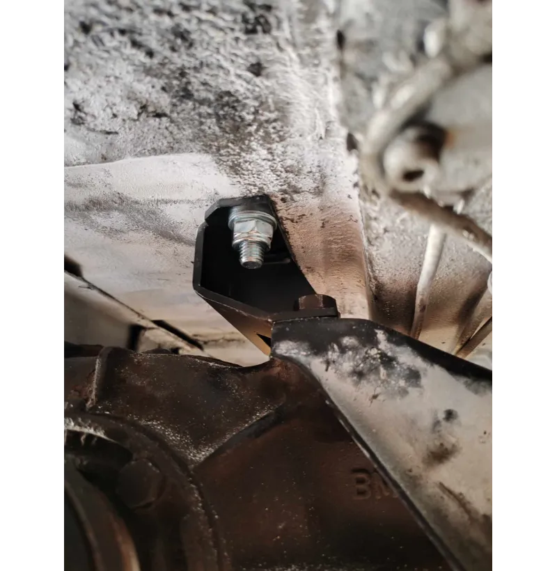 BMW E36 Compact Rear 4-Point Strut Brace SWAGIER – Zadná rozpierka (X-Brace Compact)